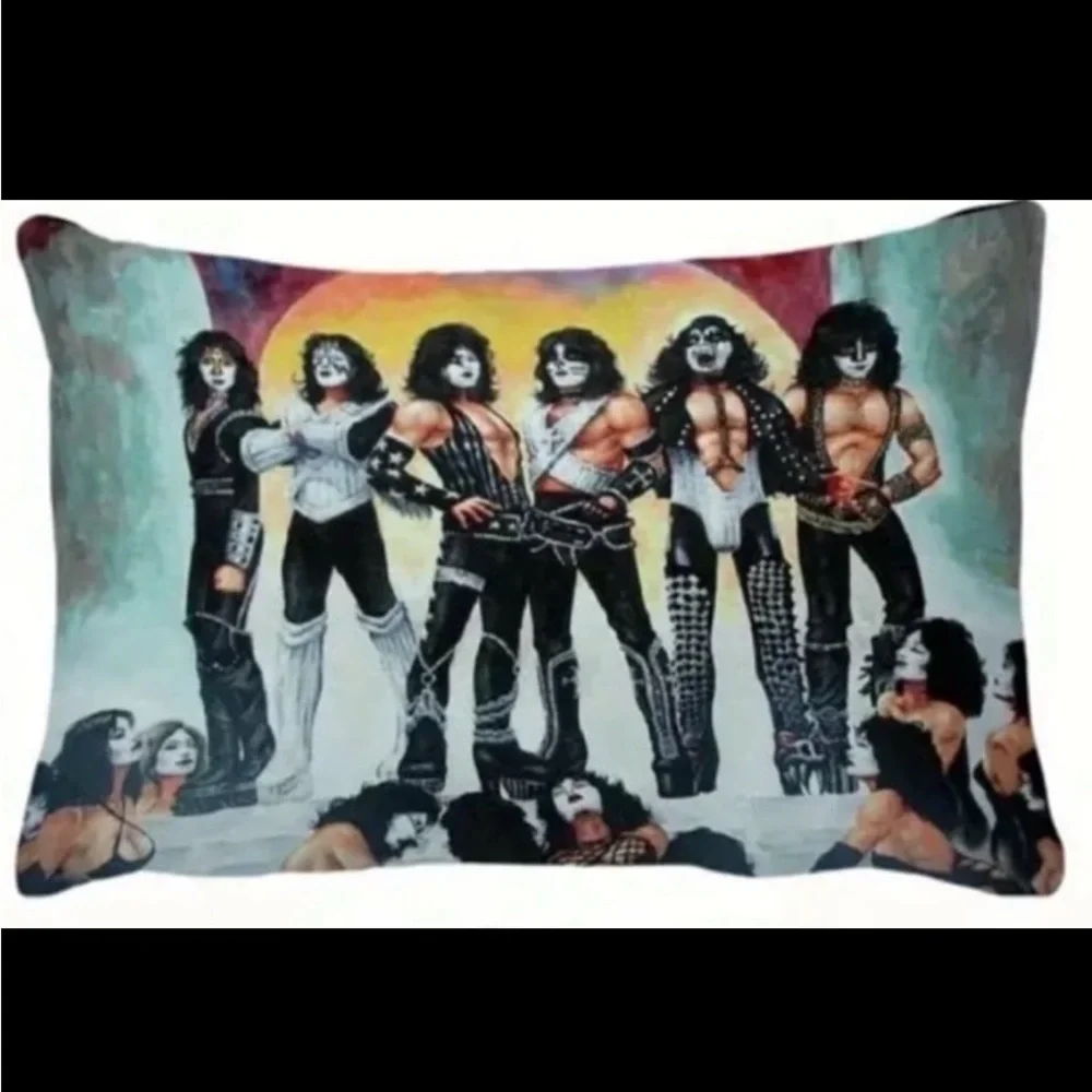 Classic KISS rock & roll Band throw pillow neck back Gene Simmons Love Gun LP - Picture 4 of 5